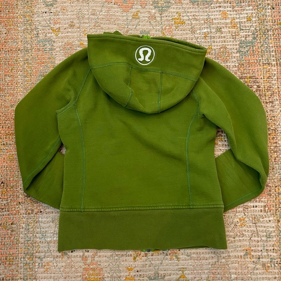 Green Lululemon Scuba hoodie - Picture 2 of 5